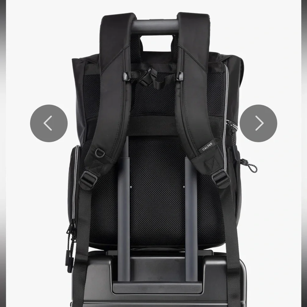 NWT unisex CALPAK Fit Gym Backpack in Black - Picture 8 of 17